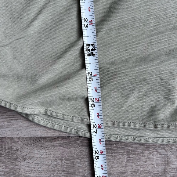 Men’s Lululemon Commission Long Sleeve button up shirt size M in sage green - Picture 7 of 9